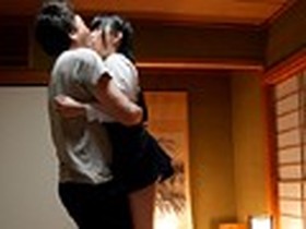 家族の目を盗んで父親は娘を性教育する 木村つな　サンプル画像03